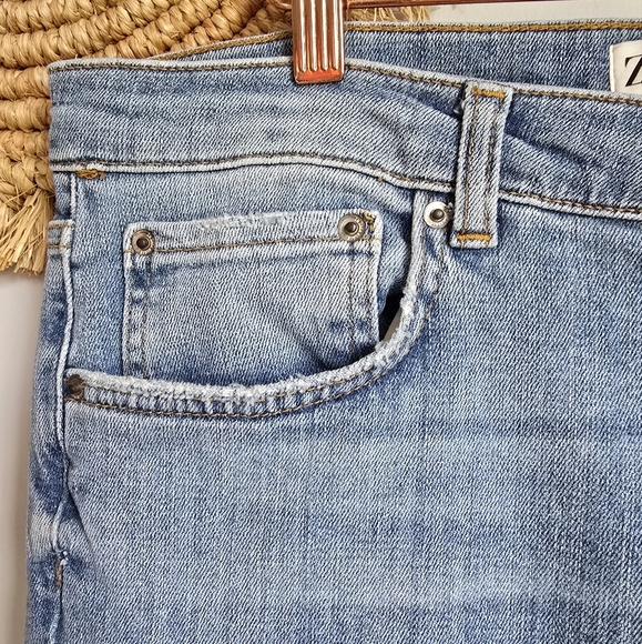 ZARA, New, The Low Rise Cropped Kick Flare Leg Jeans in Bleach, Size 12 - Picture 5 of 10